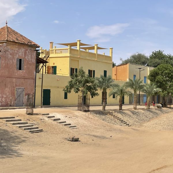 La Cour du Fleuve coté quai